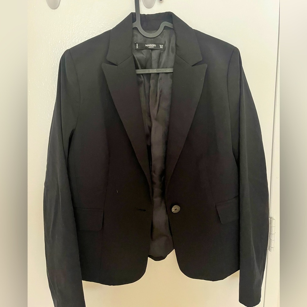 Mango short black blazer